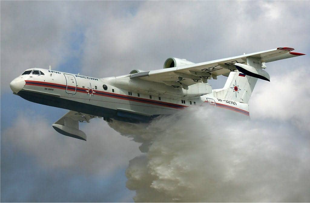 Lutte contre les incendies: L’Algérie devrait acquérir 8 bombardiers d’eau russe « Beriev Be-200 » Beriev