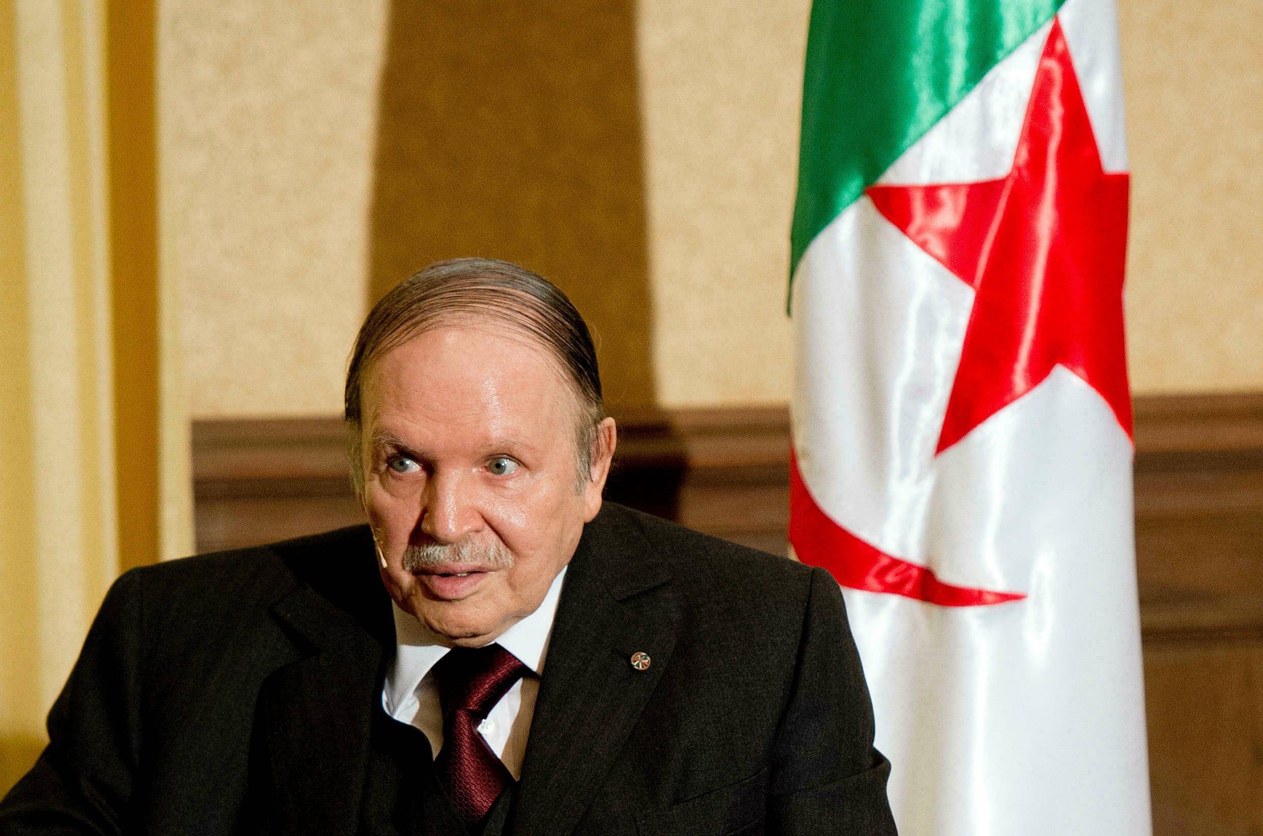 Bouteflika a caché un compte bancaire en Suisse