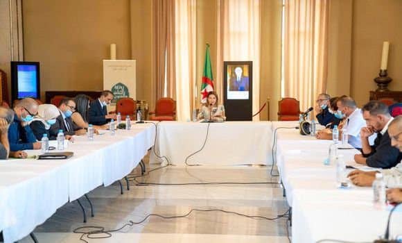 Industrie cinématographique : Chaâlal installe les membres de la commission nationale chargée d'élaborer l'avant-projet de loi Wafa Chaâlal