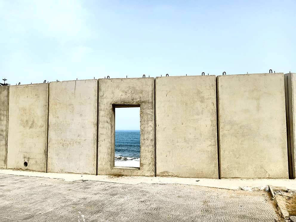 Tollé général en Algérie à la suite de la construction de mûrs en béton pour fermer les plages aux harraga MUR
