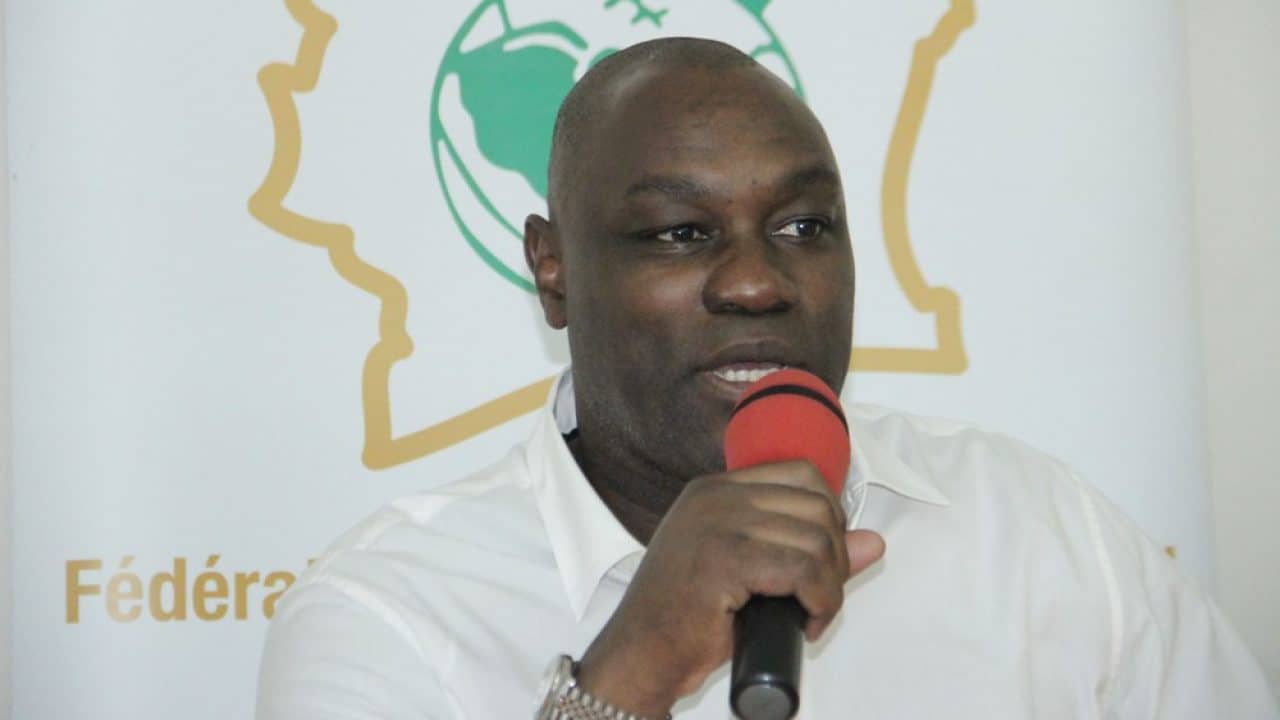 Suite aux propos de Belmadi: « il faudrait que Belmadi se rappelle qu’il est Africain. Il a peut-être vécu longtemps en Asie mais il est Africain » ,Patrick Mboma 