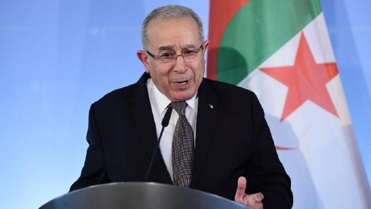 Tebboune à pied d’œuvre pour l’édification de l’Algérie nouvelle, selon Lamamra