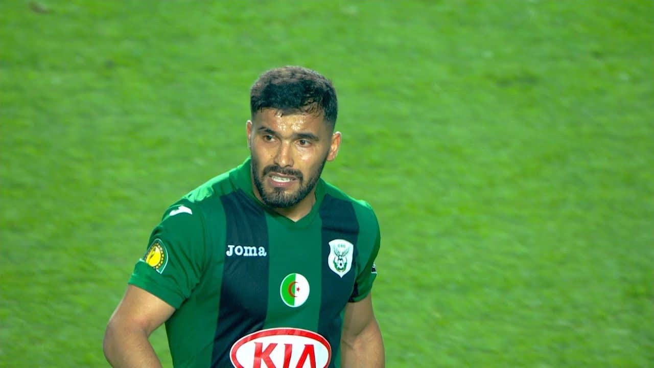 Video : Bin Ayada expulsé à cause d'un tir immoral Houcine-Benayada