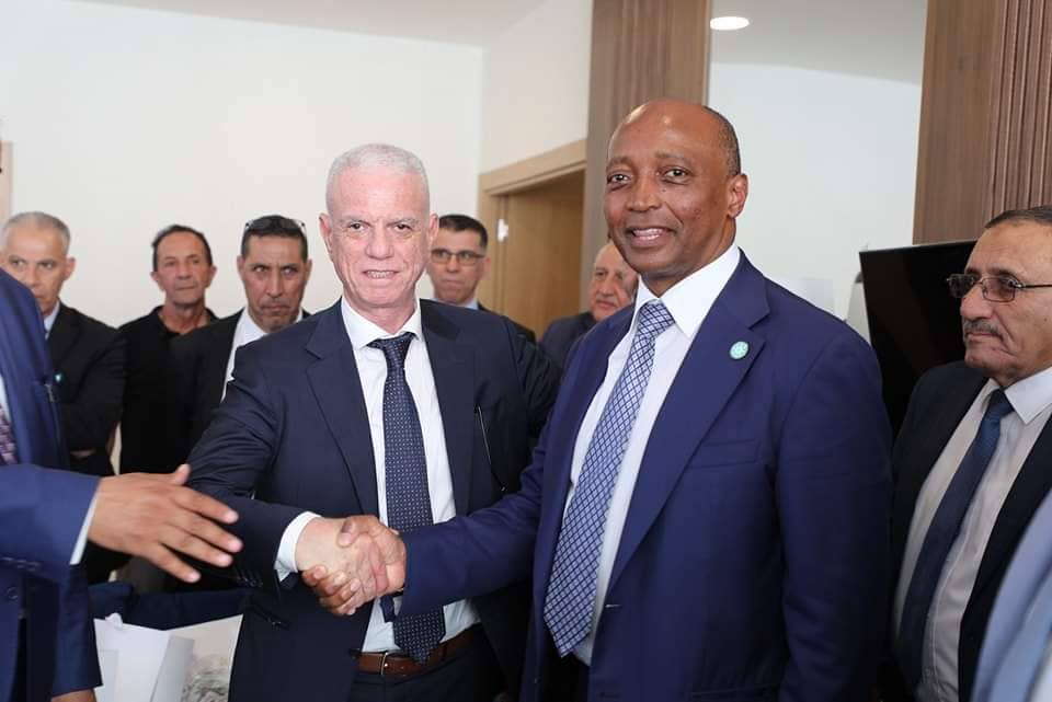 Algérie - Cameroun : Motsepe reconnaît les erreurs de Bakary Gassama et promet Algérie - Cameroun : Motsepe reconnaît les érreurs de Bakary Gassama et promet