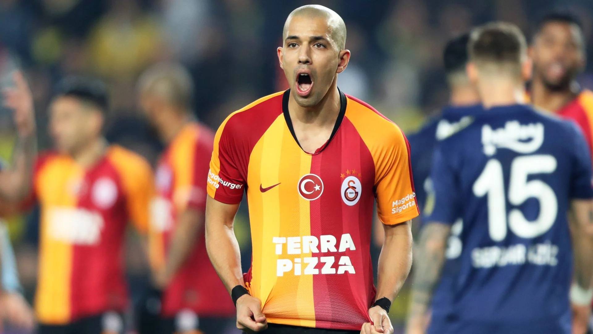 Mercato : Très convoité, Feghouli veut rester en Europe Mercato : Très convoité, Feghouli veut rester en Europe