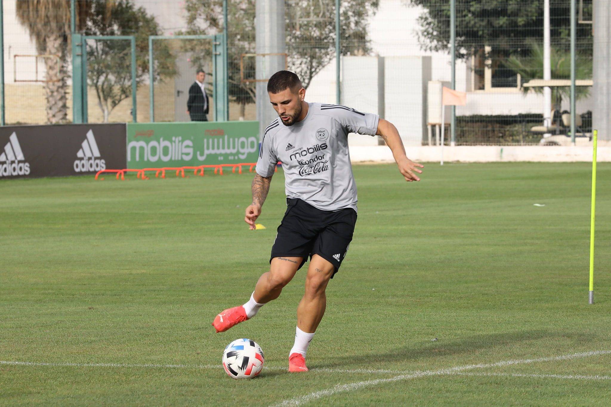 Andy Delort est revenu sur son dernier tiraillement avec les algériens. Le joueur de l'OGC Nice avait décidé de mettre de côté sa carrière internationale