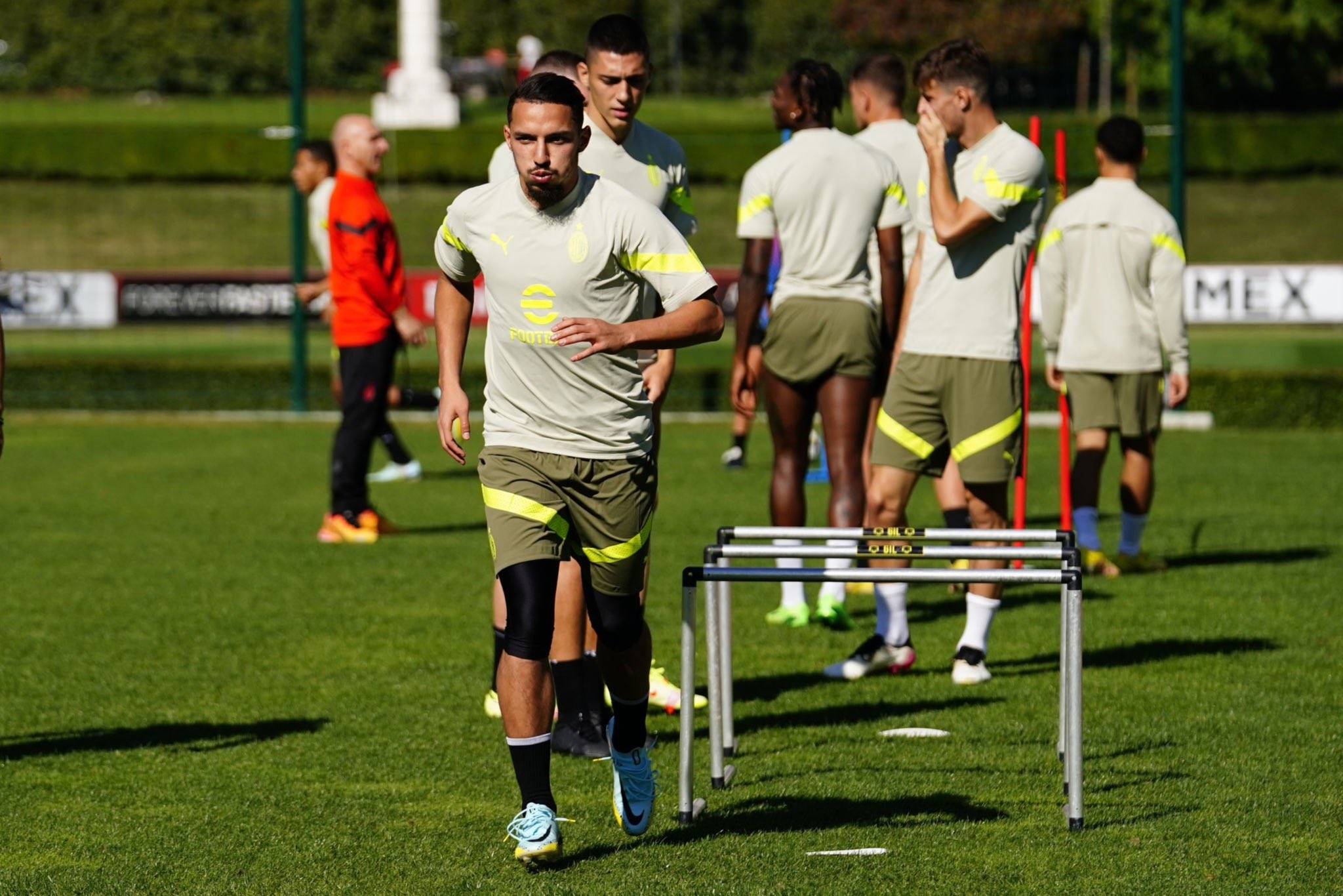 Capitanat du Milan AC face à Chelsea : Pioli désigne Bennacer Capitanat du Milan AC face à Chelsea : Pioli désigne Bennacer