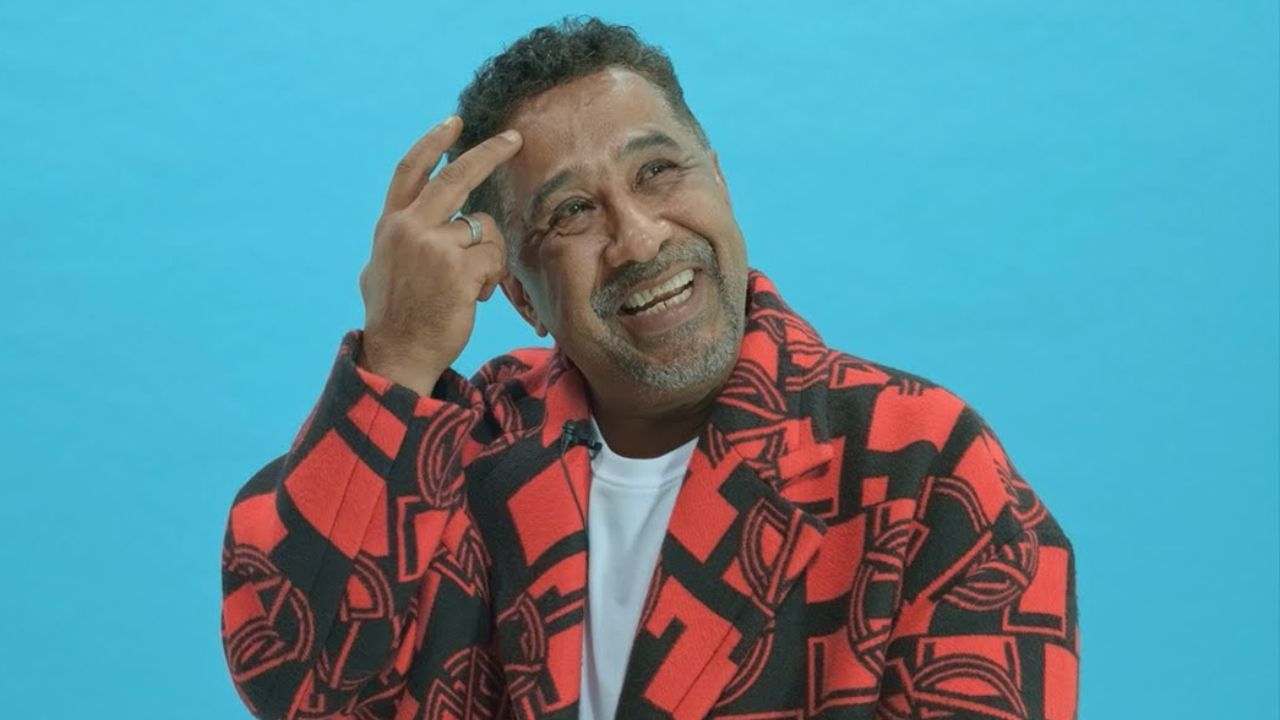 Découvrez l’attitude de l’Algérien Cheb Khaled sur scène, défraie la chronique (vidéo)