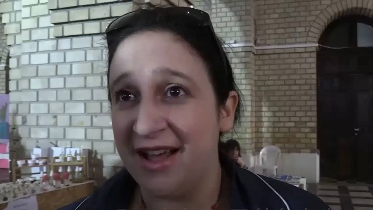 Incroyable ! En Algérie, une Chypriote parle kabyle et secoue la Toile (vidéo) Incroyable ! En Algérie, une Chypriote parle kabyle et secoue la Toile (vidéo)