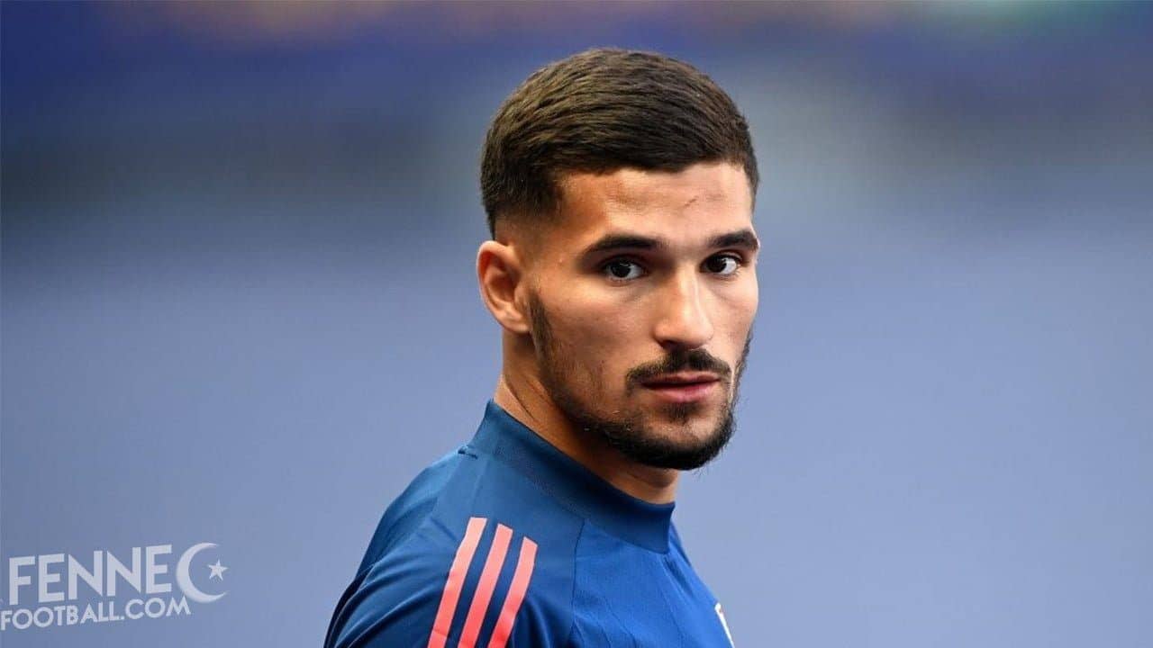 Coup de tonnerre ! L’arrivée de Houssem Aouar en Algérie sème une féroce division Coup de tonnerre ! L’arrivée de Houssem Aouar en Algérie sème une féroce division