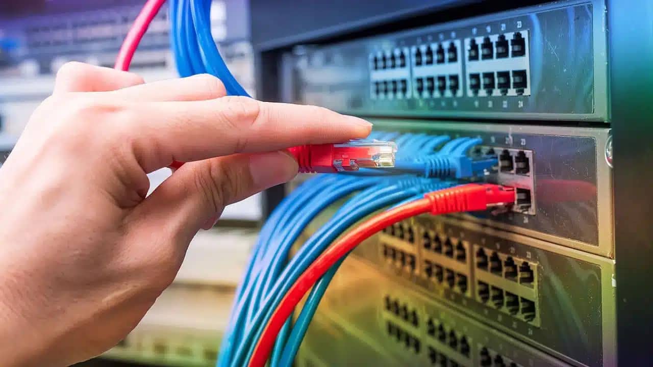 Algérie Télécom : la fibre optique poursuit son expansion dans ces zones. Algérie Télécom : la fibre optique poursuit son expansion dans ces zones.