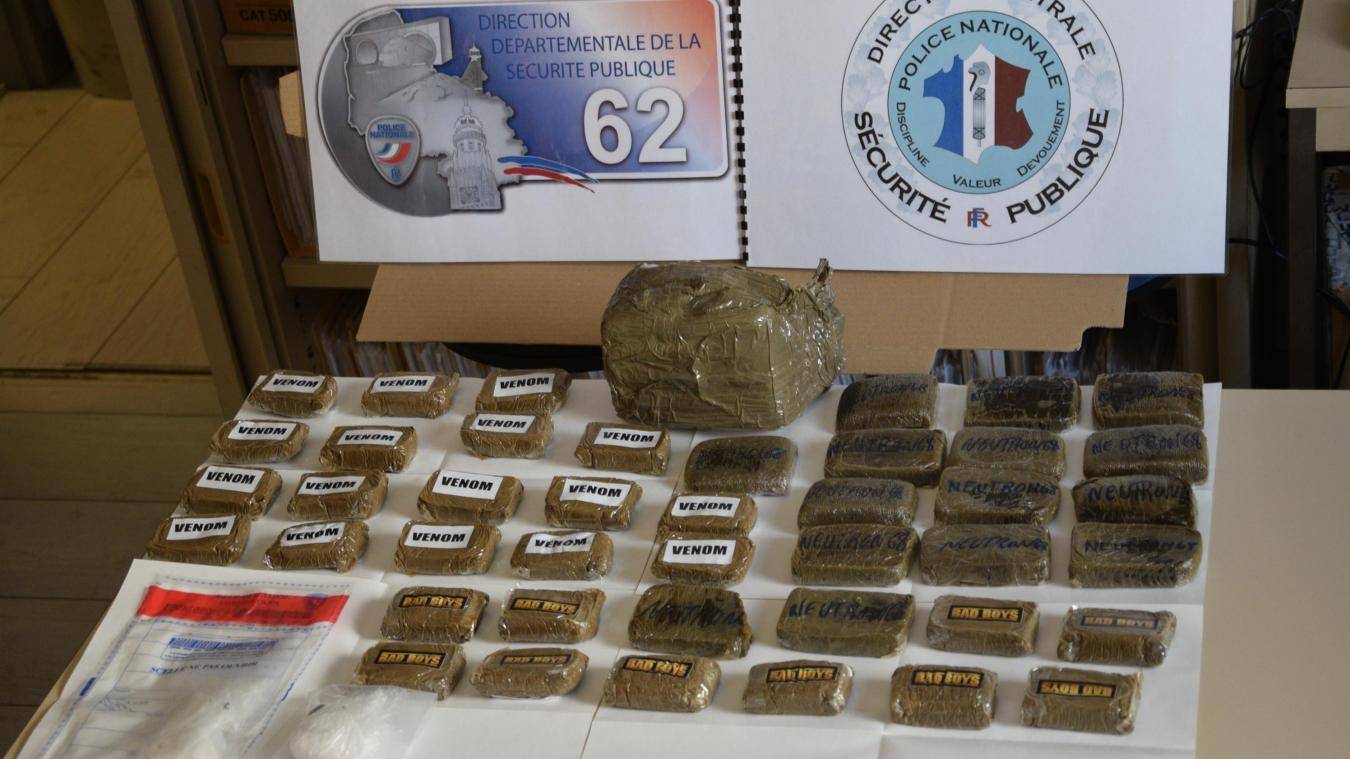 Trafic de drogue à Béchar : un réseau démantelé. Les saisies sont hallucinantes. Trafic de drogue à Béchar : un réseau démantelé.