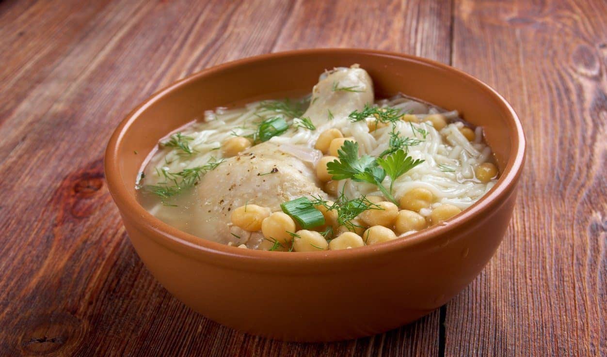 Chorba Beida : La soupe algérienne parmi les meilleures au monde (TasteAtlas) TasteAtlas : la Chorba Beida dans le top 50 mondial des meilleures soupes