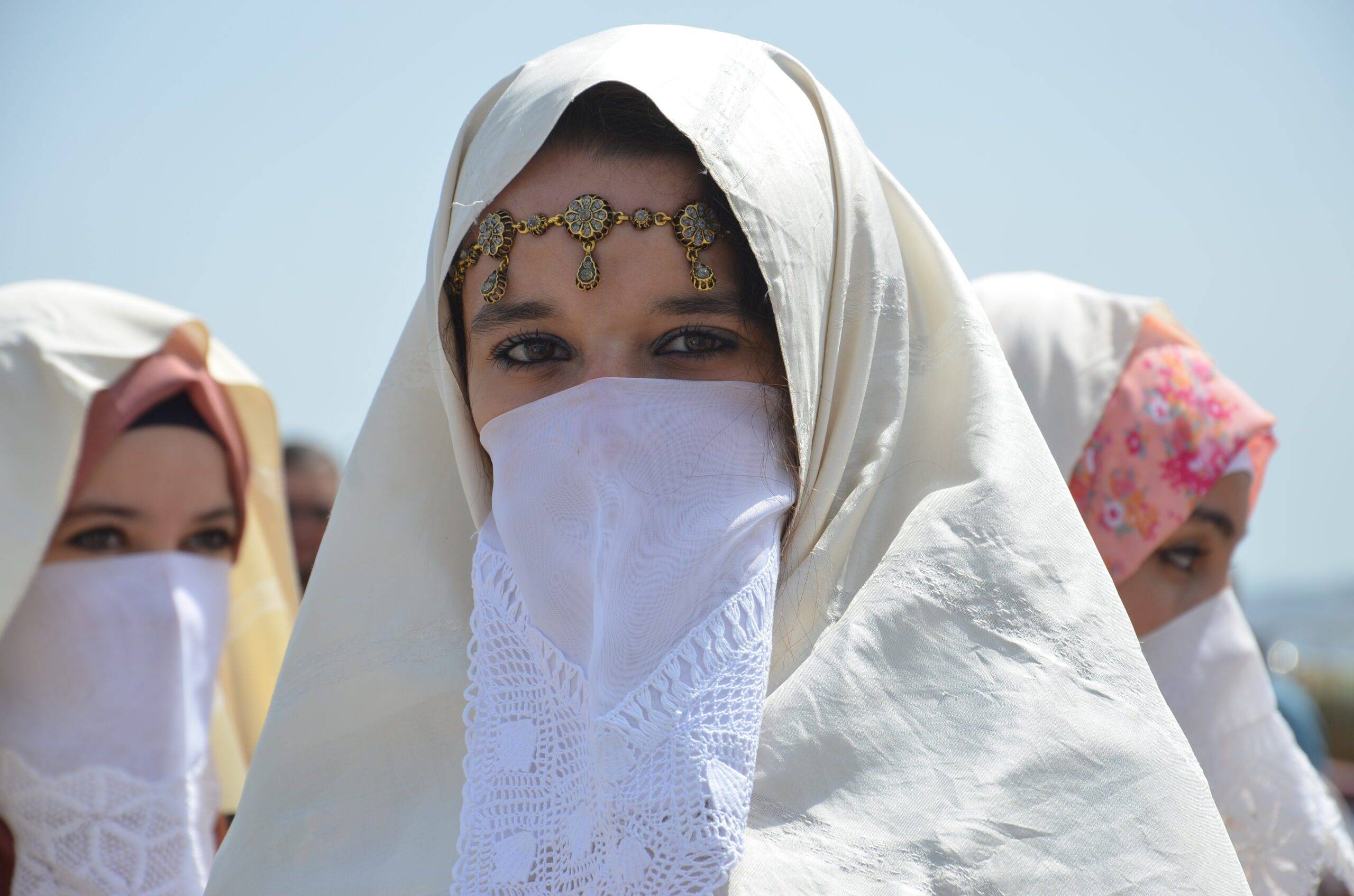 Farida Tamoud porte le  hayek