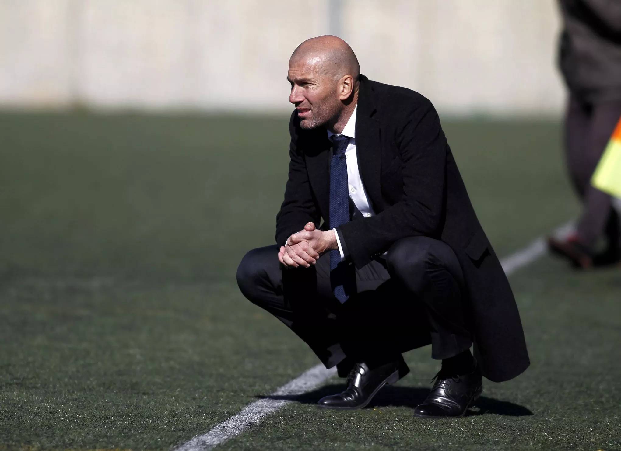 Zidane réclame deux joueurs algériens au Réal Madrid avant de revenir 