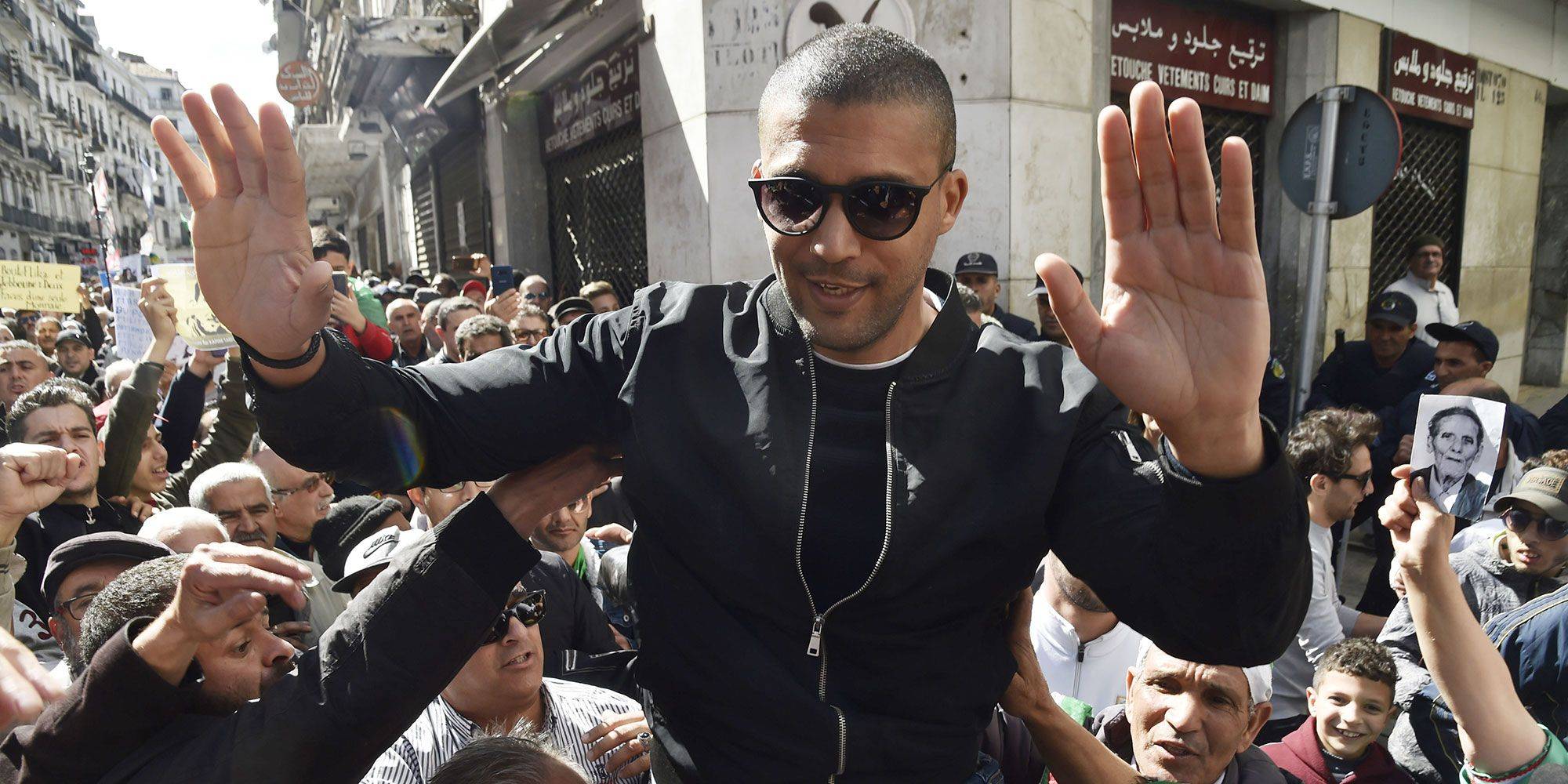 Khaled Drareni scellé en Algérie : pas de sortie hors territoire national