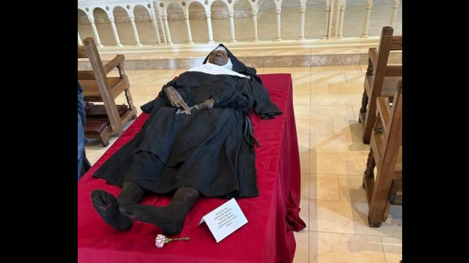 Vidéo : Polémique sur le corps d'une nonne qui ne s'est pas décomposé depuis 2019 rahiba