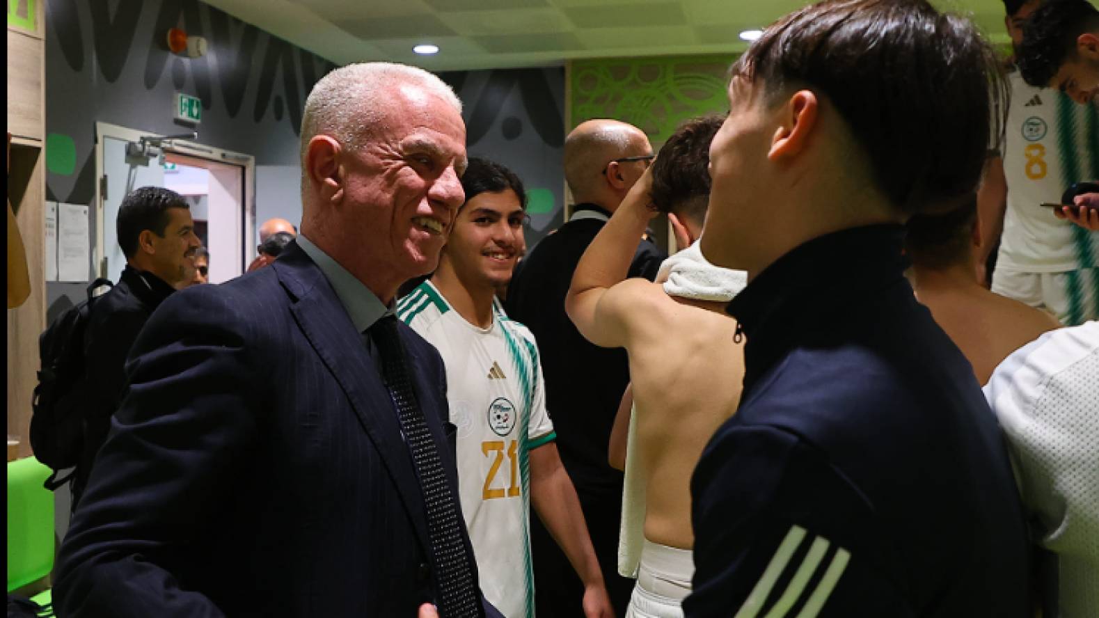 Le président de la FAF félicite l'équipe U-17 après la qualification... zaf