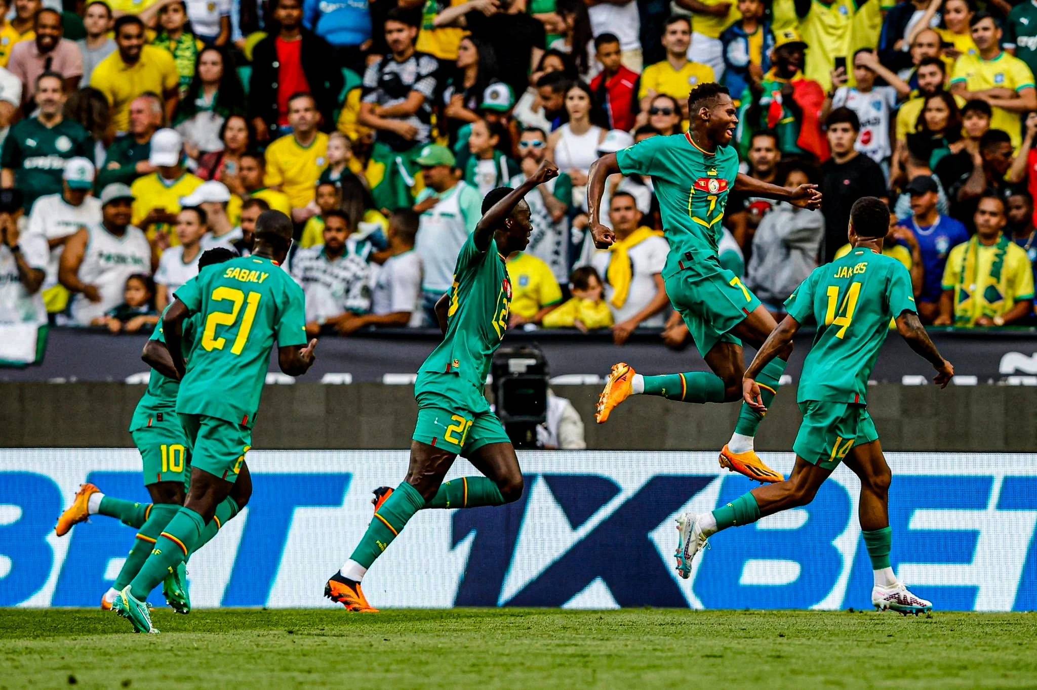 Après le Maroc, le Sénégal fait tomber le Brésil (4-2) vidéo Après le Maroc, le Sénégal fait tomber le Brésil (4-2) vidéo