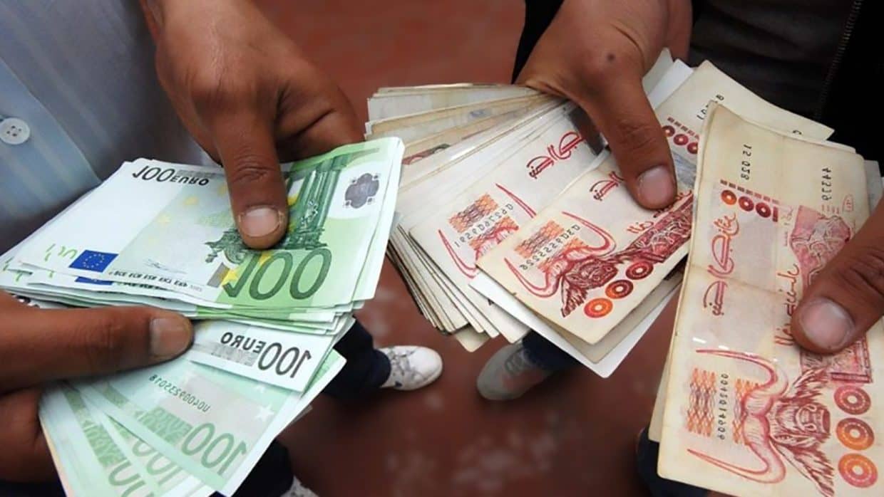 Taux de change du dinar sur le marché informel ce mardi 25 juillet