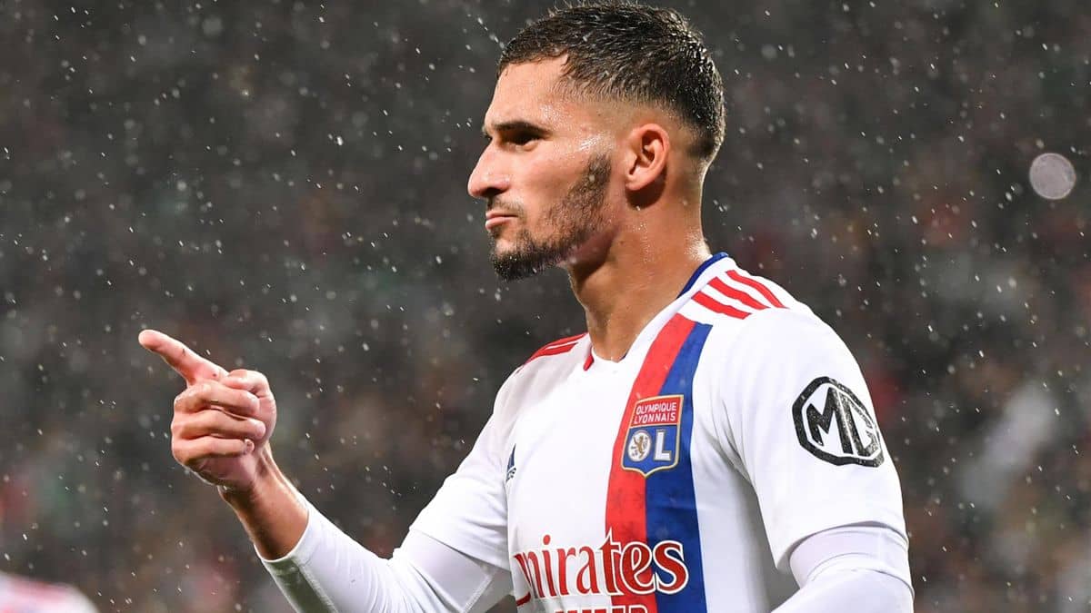Houssem Aouar quitte l’OL pour... Djamel Belmadi s’en réjouit. Houssem Aouar et l’OL, c’est fini !