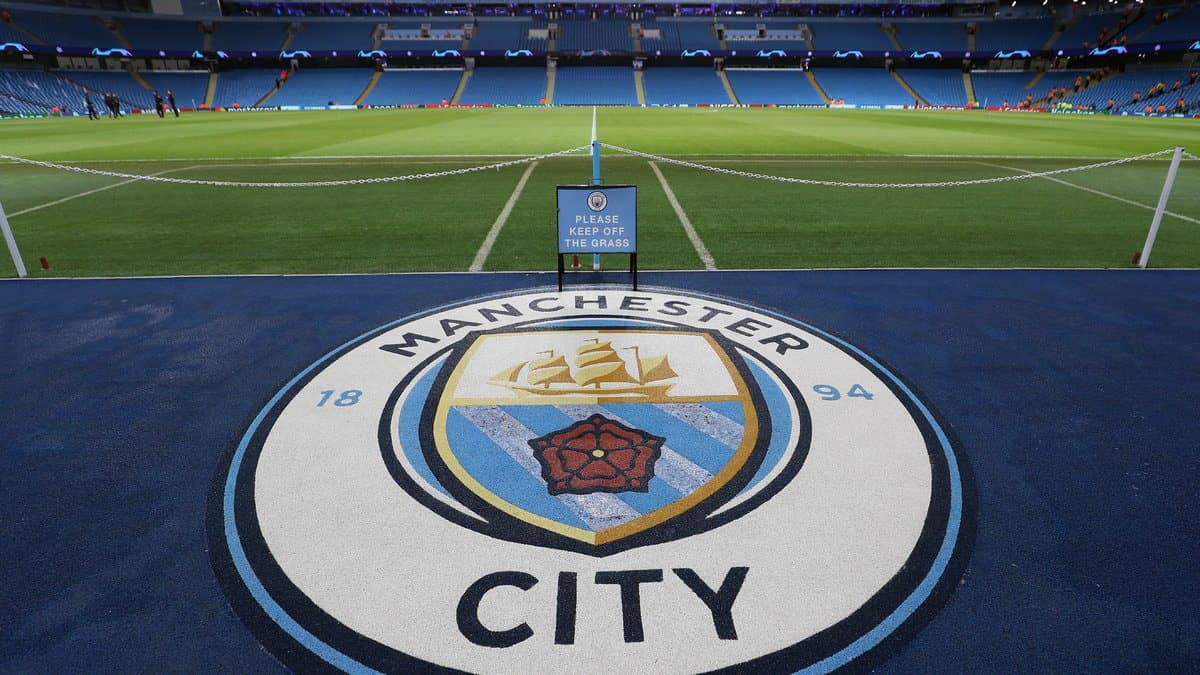 Rayan Aït-Nouri signe à Manchester City : un transfert choc qui secoue l’Algérie et l’Europe !