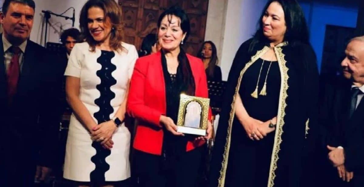 Tunisie : la poétesse algérienne Rabia Djelti honneur l'Algérie