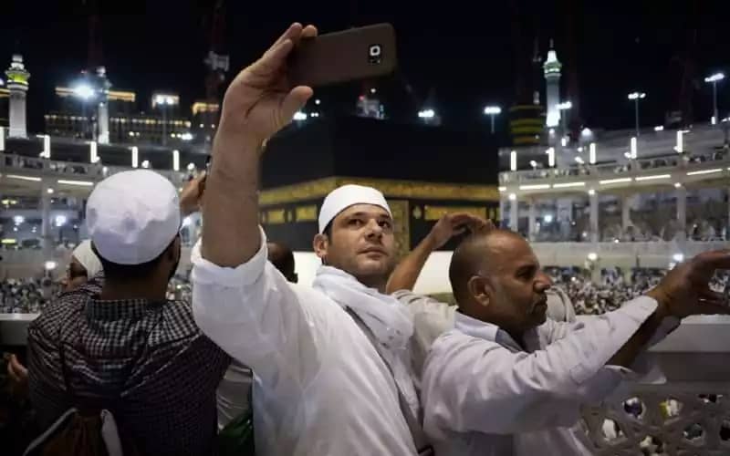 L'Arabie saoudite dénonce les selfies devant la Kaaba arabie-saoudite-denonciation-selfies-mecque