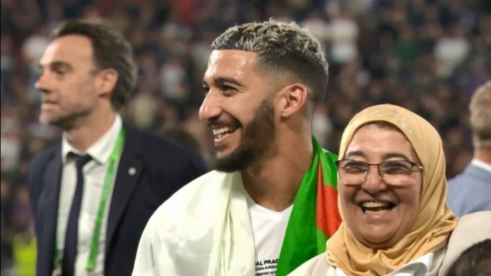 Saïd BenRahma avec sa mère à Prague pour son sacre européen ben