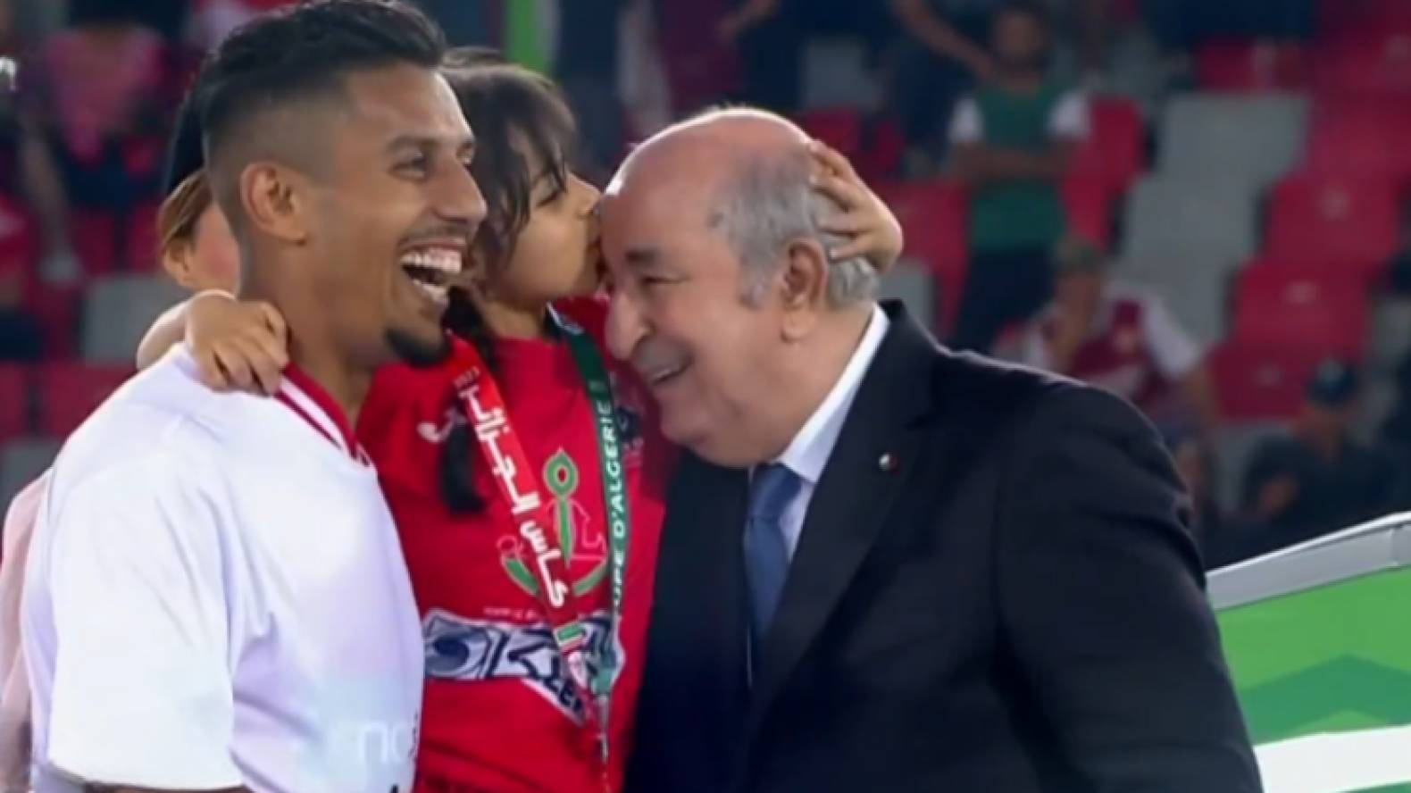 Le président Tebboune instaure une nouvelle tradition en Coupe d'Algérie tebboune