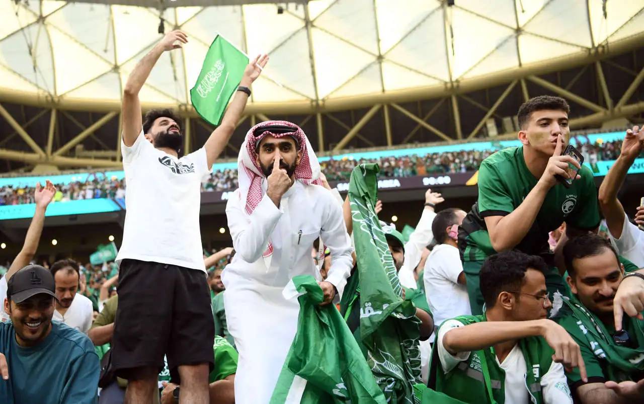 Un célèbre supporter Marocain rejoint Al-Ahli pour animer les stades saoudiens