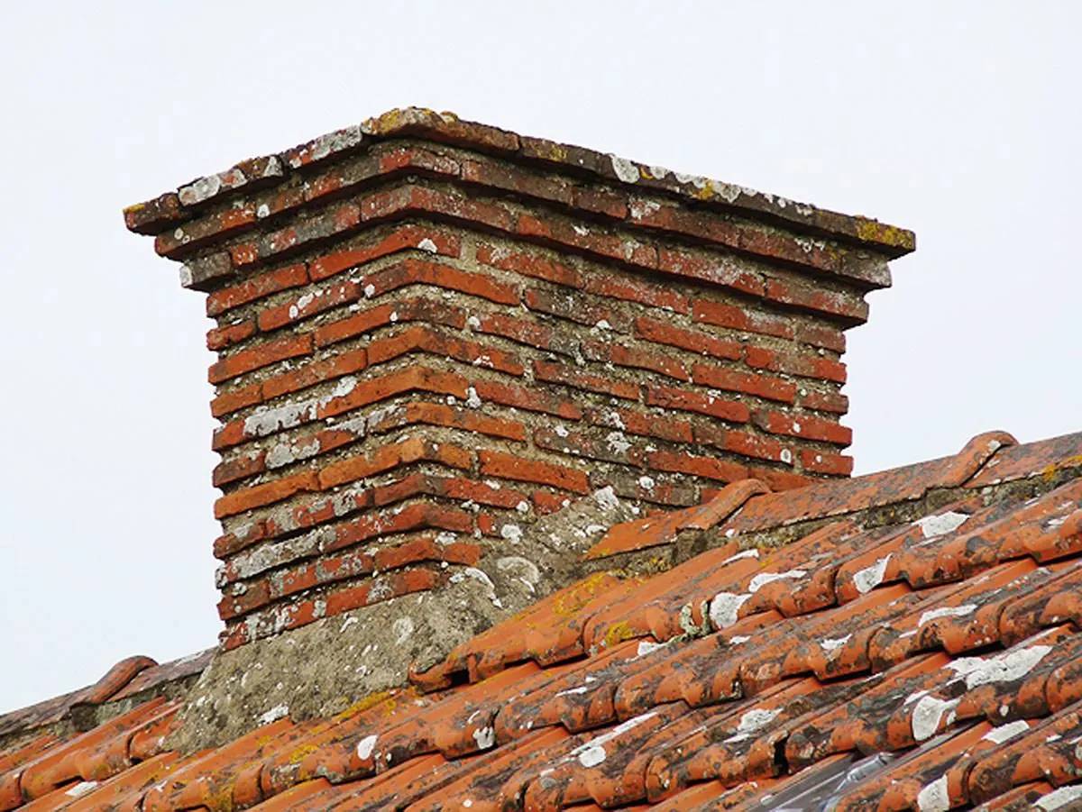 Un algérien coincé dans une cheminée en tentant de cambrioler une maison