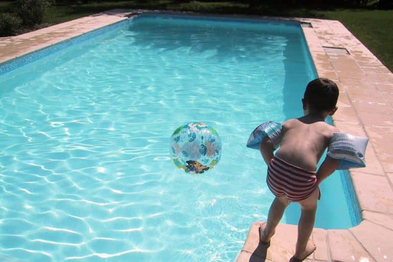 France : âgé de six ans, il meurt dans une piscine à Argelès-sur-Mer piscine