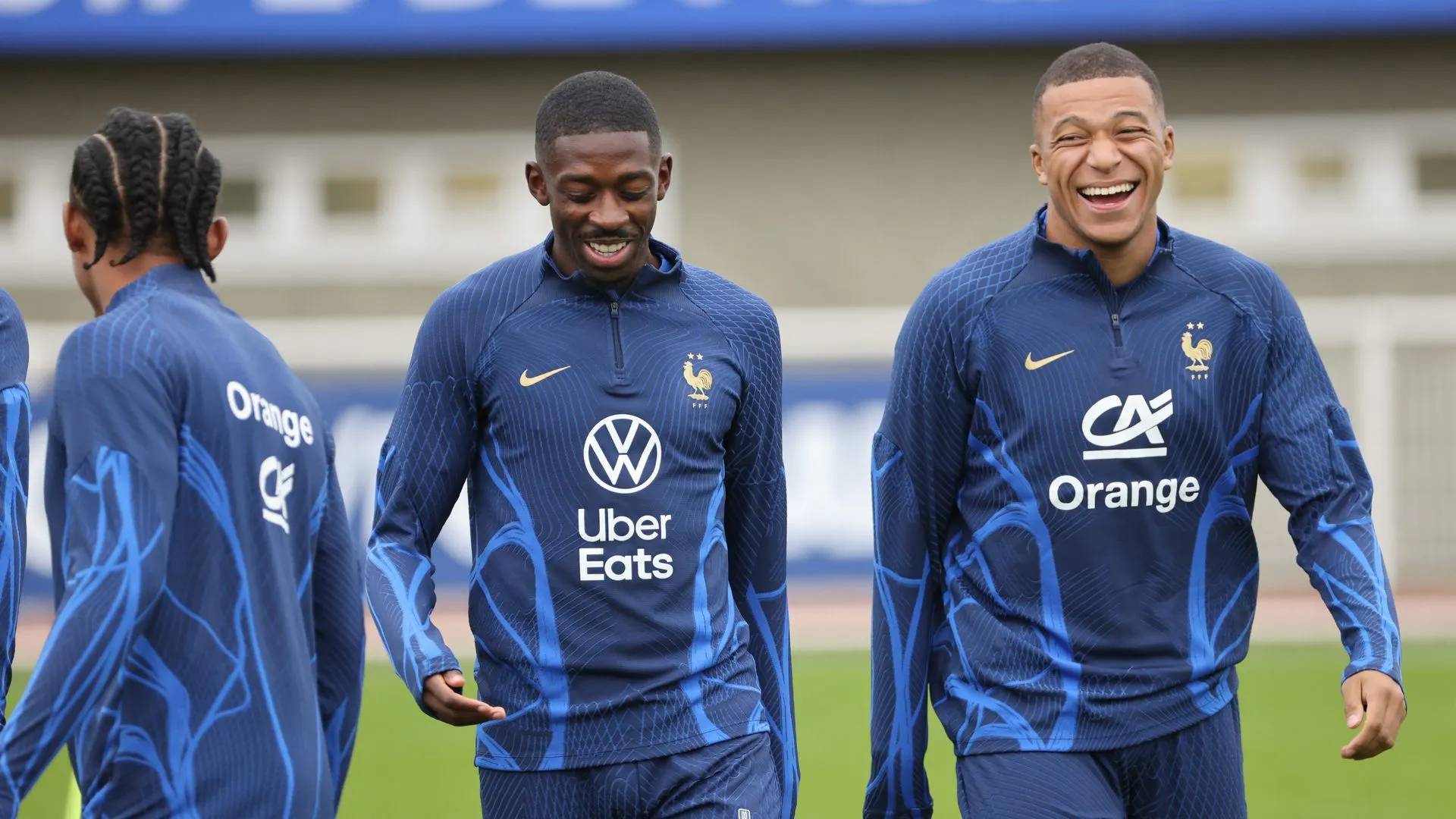 Kylian Mbappé chambre Dembélé à cause de...