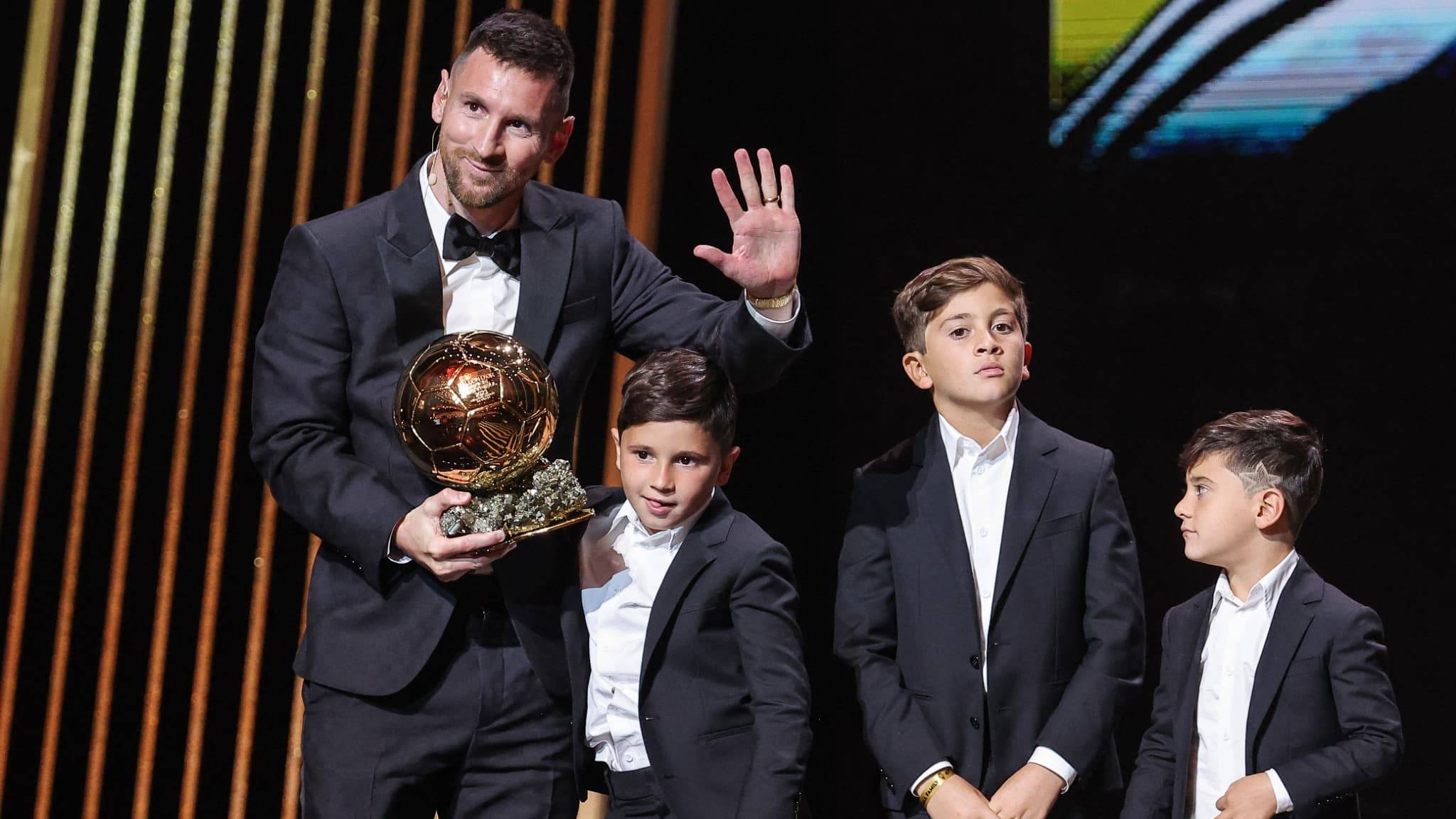 Découvrez le message émouvant de Lionel Messi à Kylian Mbappé après le Ballon d'Or Ballon d'Or 2023 : Un fennec dénonce un sacre truqué de Messi