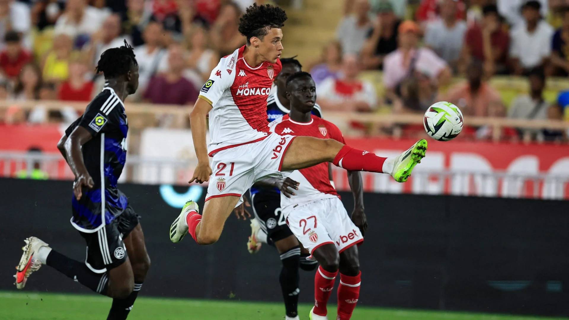 France, Algérie : Maghnes Akliouche, encore une lueur d'espoir pour les Algériens