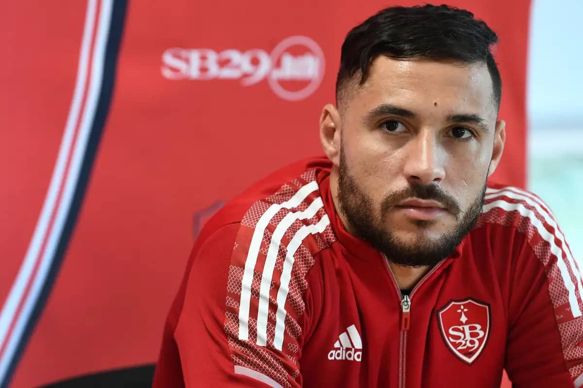 Youcef Belaïli déçoit le monde sportif : Analyse d'un comportement controversé