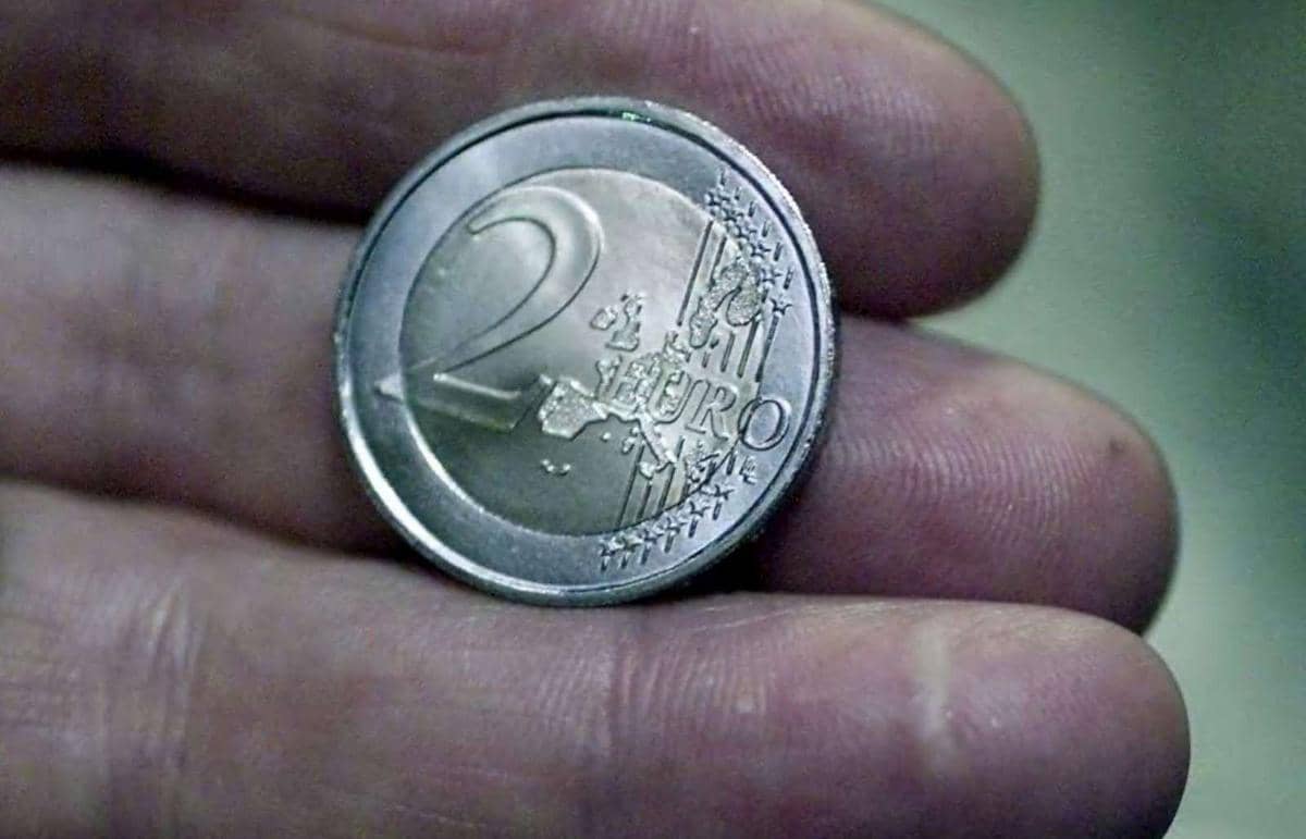 Découvrez l'Incroyable histoire d'une pièce de 2 euros rare en possession d'un Algérien en France Découvrez l'Incroyable histoire d'une pièce de 2 euros rare en possession d'un Algérien en France