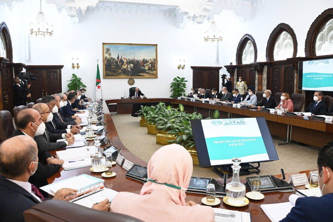 Conseil des Ministres en Algérie : Le Premier Ministre Larbaoui Impulse les priorités nationales