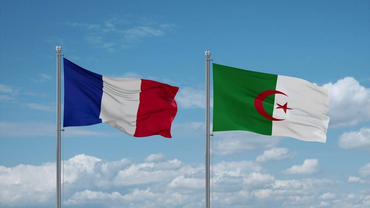 Restitution d'Archives Historiques : La France s'engage à remettre 2 millions de documents numérisés à l'Algérie Restitution d'Archives Historiques : La France s'engage à remettre 2 millions de documents numérisés à l'Algérie