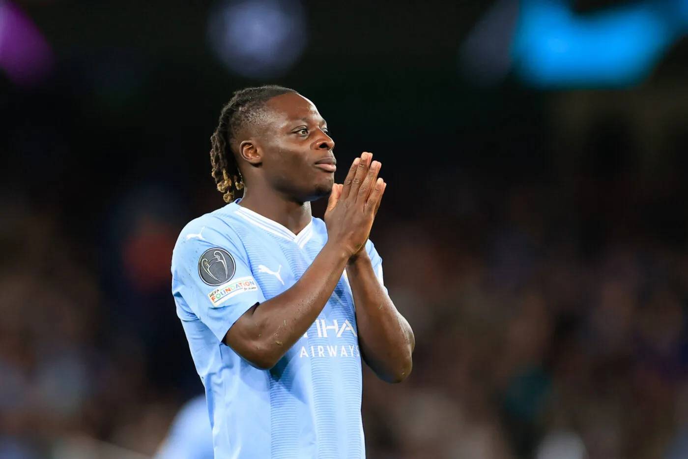 Manchester City : Jeremy Doku, la nouvelle star qui fait oublier Riyad Mahrez Manchester City : Jeremy Doku, la nouvelle star qui fait oublier Riyad Mahrez