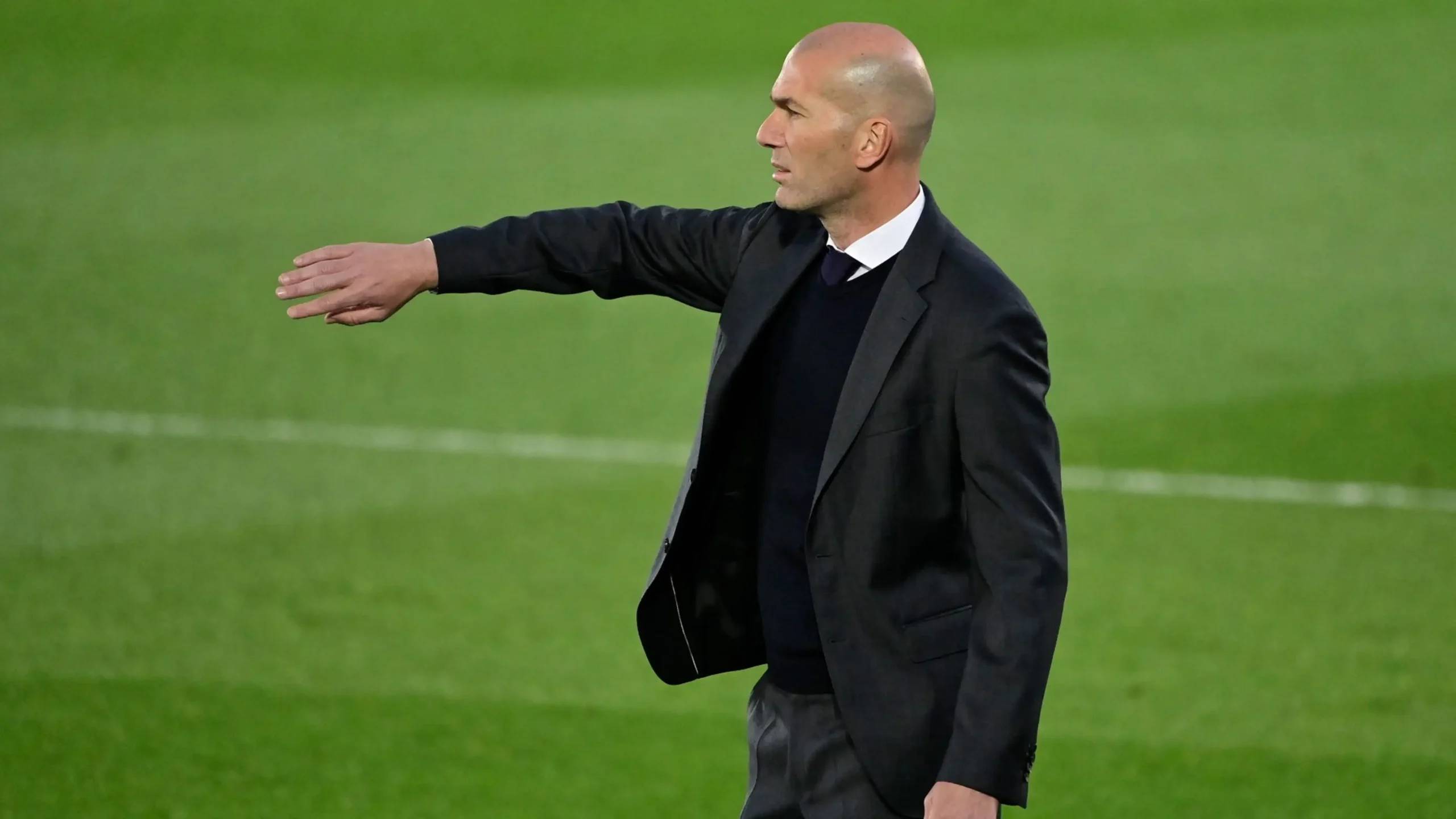 Zinédine Zidane : Refus successifs aux offres alléchantes des clubs et sélections — Un avenir incertain ?