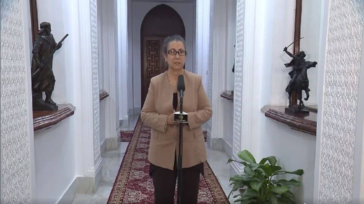 Rencontre stratégique entre Tebboune et Hanoune : Protéger l'Algérie face aux défis mondiaux et sécuriser Gaza Rencontre stratégique entre Tebboune et Hanoune : Protéger l'Algérie face aux défis mondiaux et sécuriser Gaza