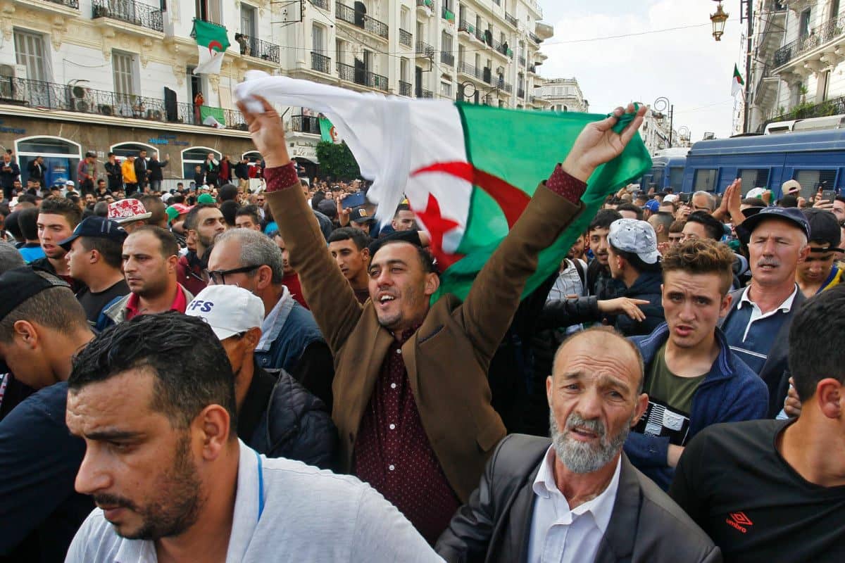 Algérie : colère grandissante des Algériens face à la gouvernance - Des chiffres révélés malgré la censure Présidentielle 2024 en Algérie : l’ANIE fait une annonce importante !