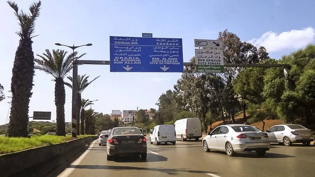 Fermeture temporaire de la rocade Zéralda-Staoueli à Alger : Impact sur la circulation nocturne jusqu&rsquo;au 13 janvier