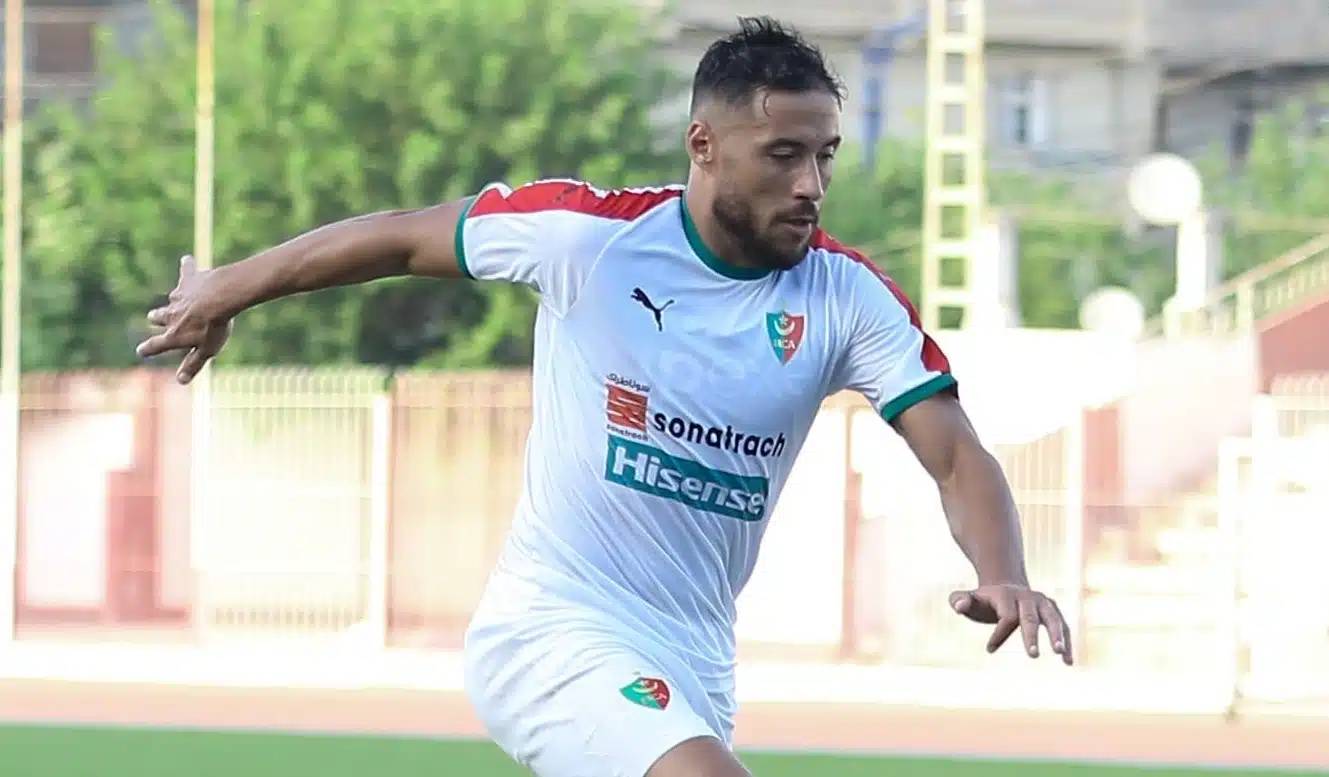 Youcef Belaili, l'incorrigible : Nouvelle polémique lors d'un match à Sétif (Vidéo)
