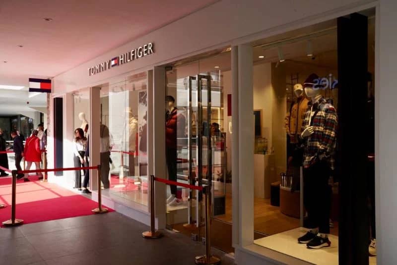 Tommy Hilfiger investit massivement en Algérie pour une croissance en 2024 Tommy Hilfiger