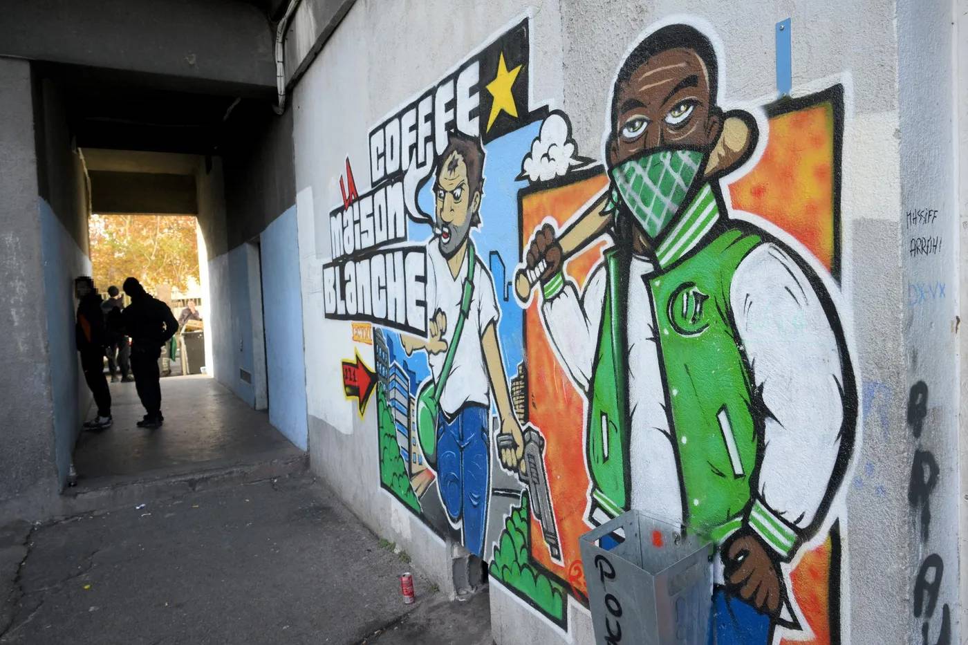 13 membres de la DZ Mafia arrêtés à Marseille : Un coup de filet dans le monde du trafic de drogue