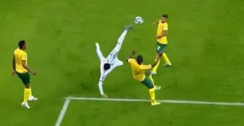 Algérie vs Afrique du Sud : Le but spectaculaire de Yassine Benzia enflamme la toile mondiale