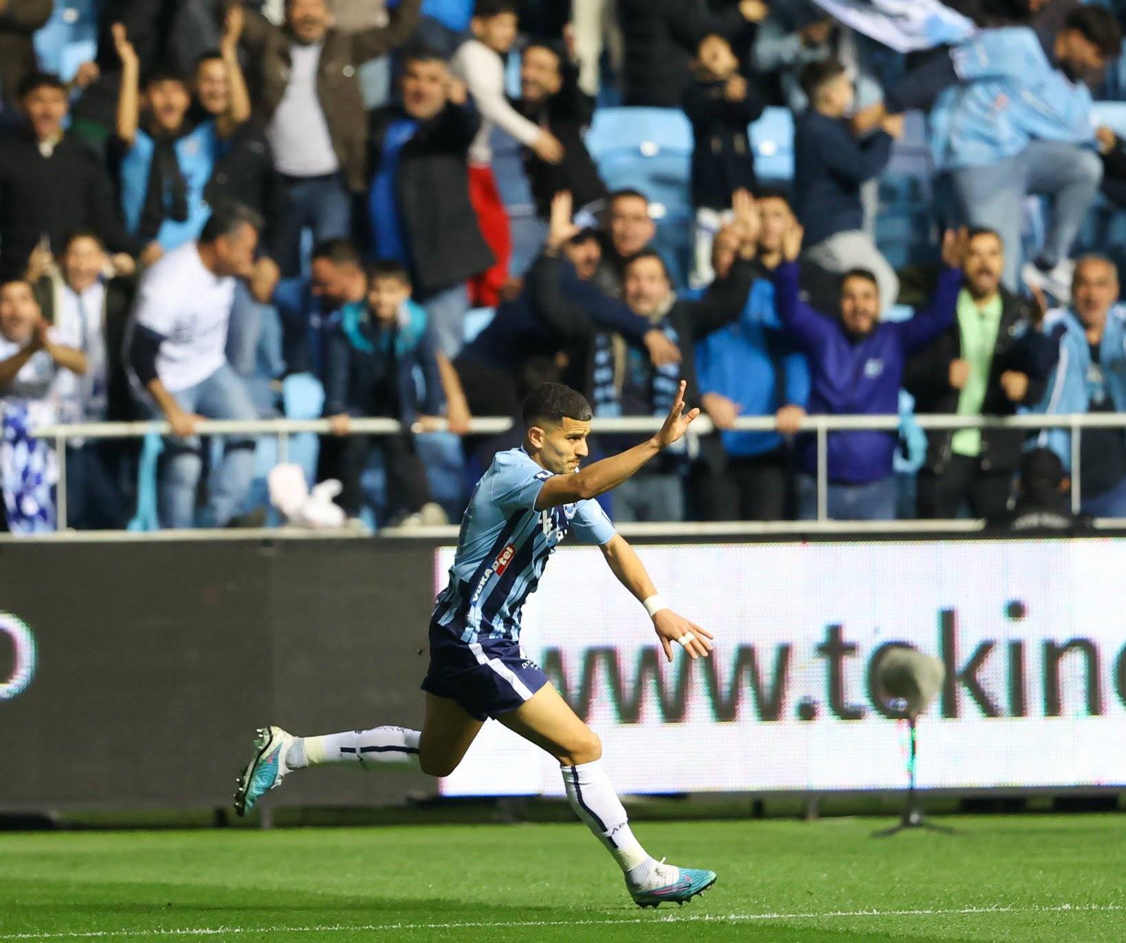 Youcef Atal brille contre Kayserispor : Un message direct pour Petkovic